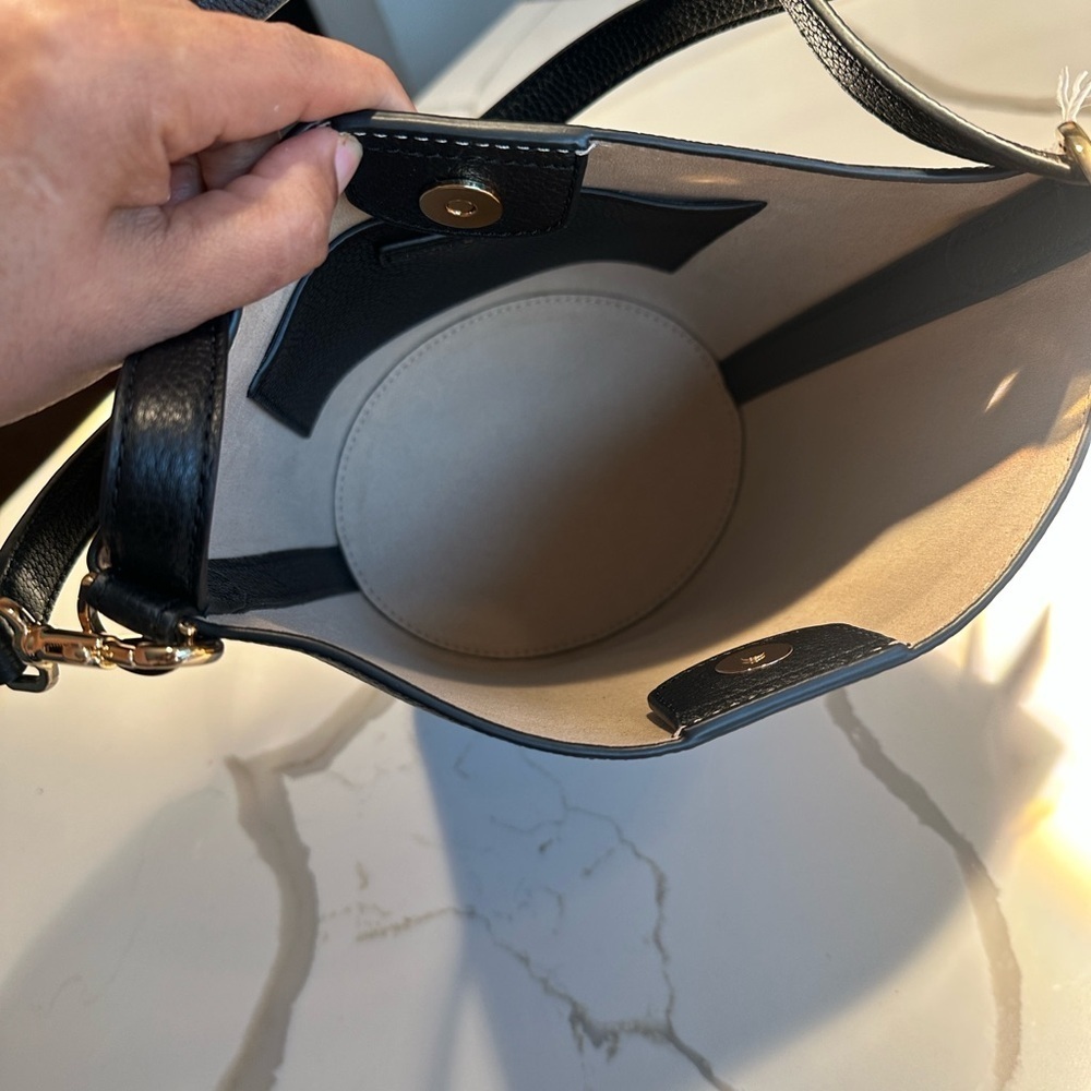 Tory Burch Black Shoulder Bag - Picture 8 of 11
